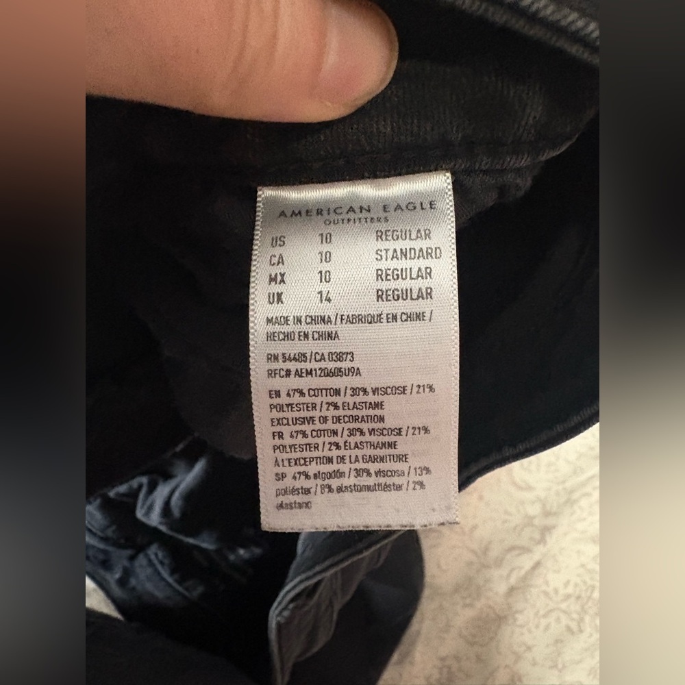American Eagle Outfitters Distressed Black Skinny Jeans/Jeggings - Picture 4 of 4